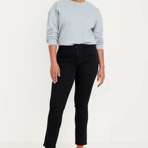 Old Navy Women's Straight Leg Jeans in Black